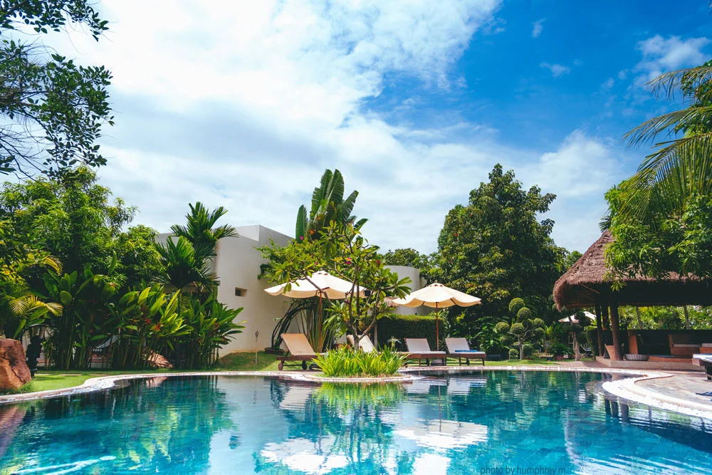 Large pool with sparkling clean water